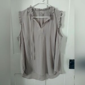 2/$25 Como Vintage Women's Sleeveless V Neck Ruffled Blouse Taupe Grey Size 1X